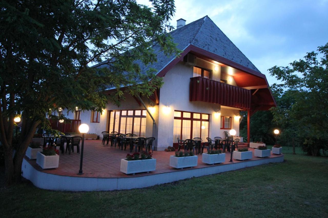 Villa Galagonya I. Ii. Balatongyorok Exterior photo