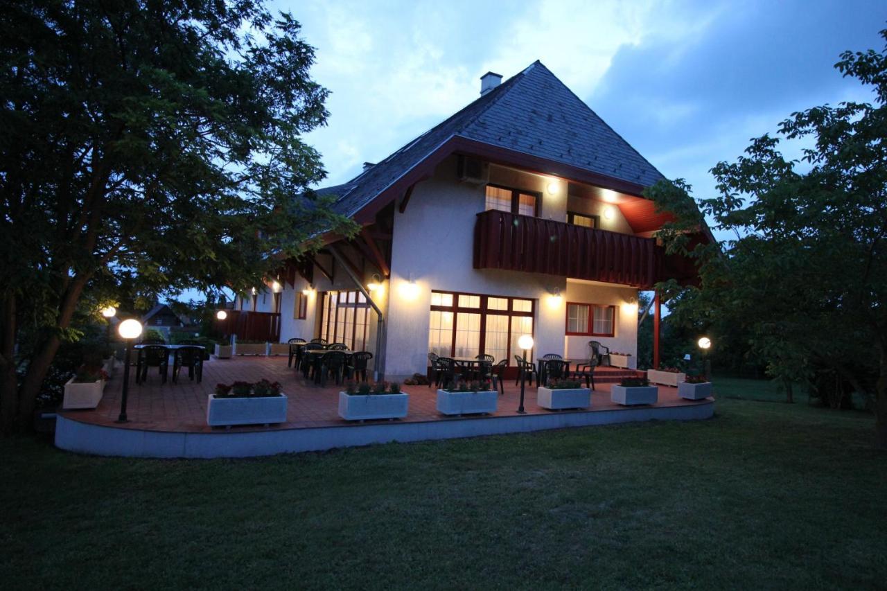 Villa Galagonya I. Ii. Balatongyorok Exterior photo