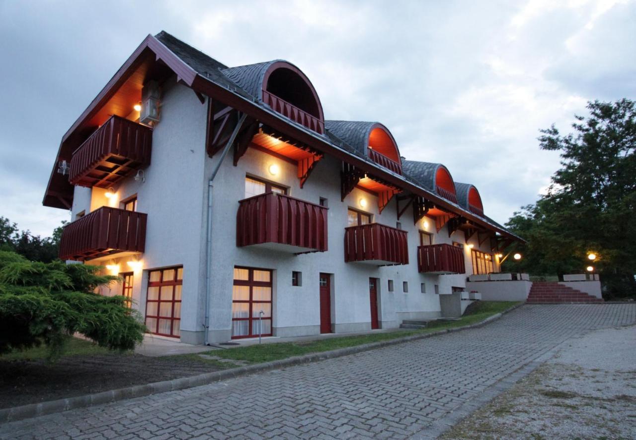 Villa Galagonya I. Ii. Balatongyorok Exterior photo