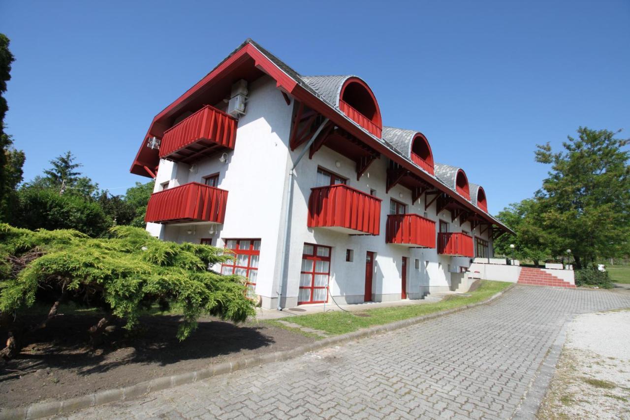 Villa Galagonya I. Ii. Balatongyorok Exterior photo